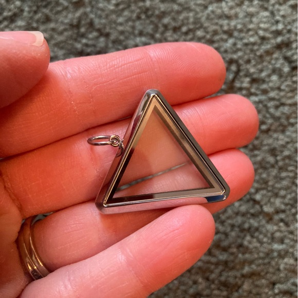 Origami Owl triangle locket - Picture 3 of 5